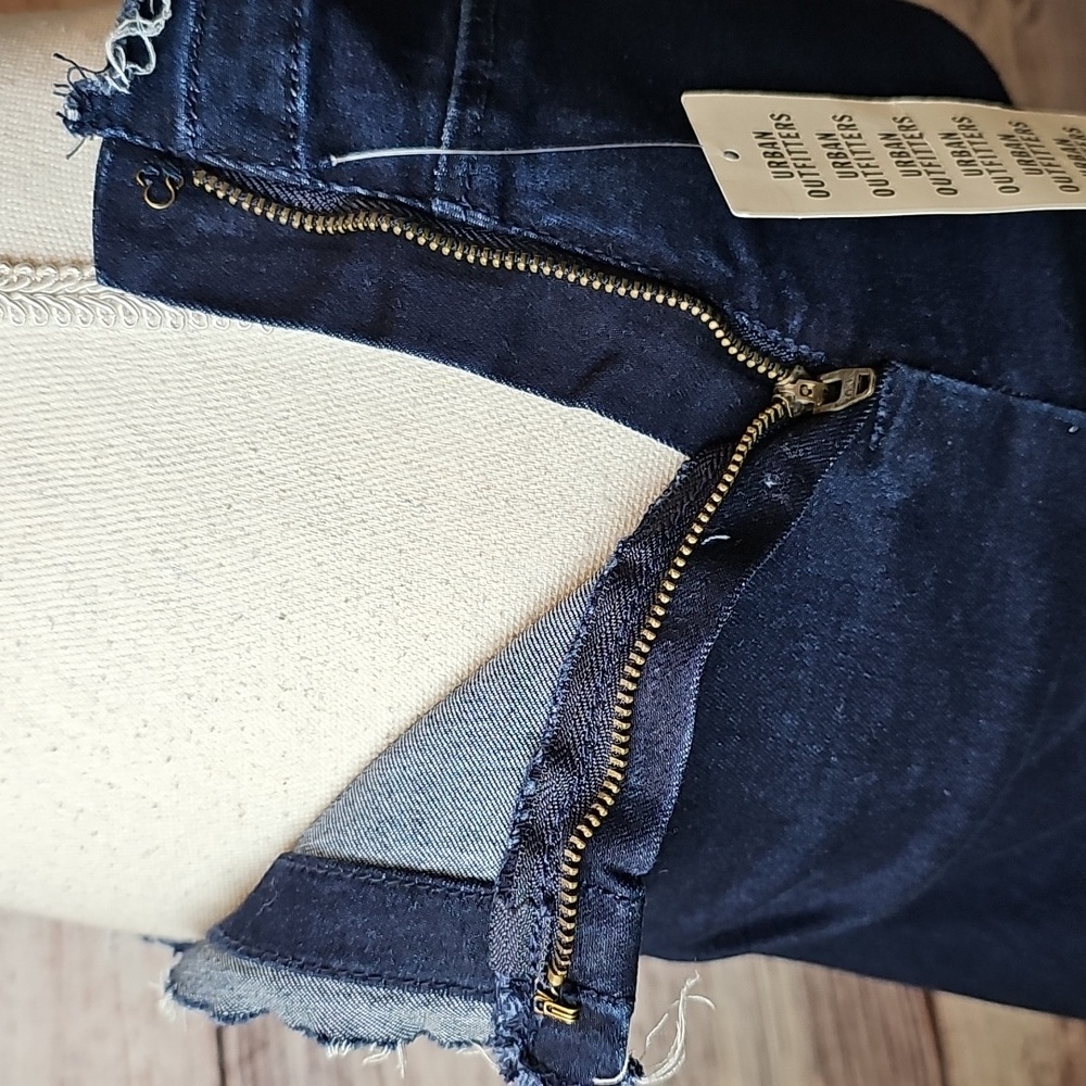 NWT URBAN OUTFITTERS LOW-RISE RUCHED FRONT RAW HEM DENIM STRETCH MINI SKIRT - Picture 6 of 12